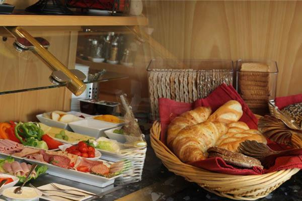 Gütersloh Hotel Lindenkrug מראה חיצוני תמונה