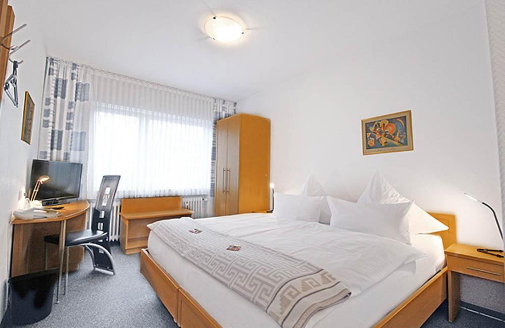 Gütersloh Hotel Lindenkrug מראה חיצוני תמונה